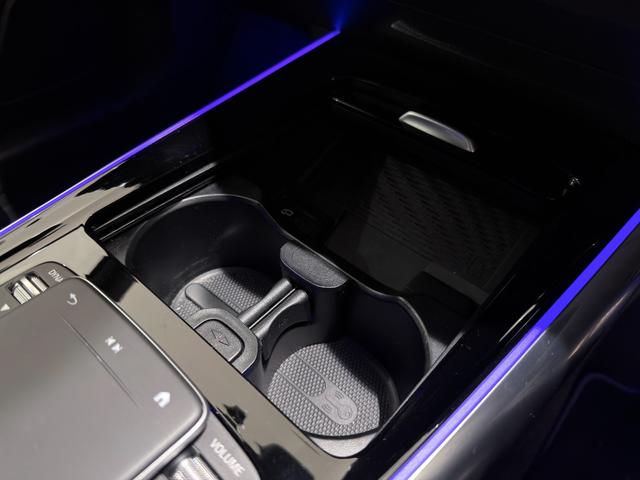 GLAクラス GLA200d 4マチック AMGライン 右ハンドル/コスモスブラック/半革/シートヒーター/ドラレコ/メモリー付きパワーシート/正規ディーラー認定中古車/二年保証(45枚目)