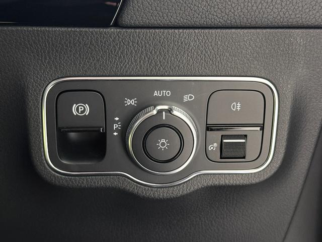 GLAクラス GLA200d 4マチック AMGライン 右ハンドル/コスモスブラック/半革/シートヒーター/ドラレコ/メモリー付きパワーシート/正規ディーラー認定中古車/二年保証(55枚目)