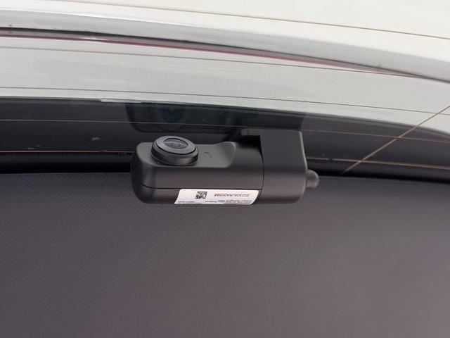 ＧＬＢ ＧＬＢ２００ｄ　４マチック　右ハンドル／イリジウムシルバー／シートヒーター／半革／ドラレコ／メモリー付きパワーシート／正規ディーラー認定中古車／二年保証（7枚目）