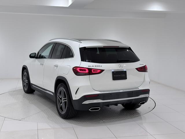 ＧＬＡクラス ＧＬＡ２００ｄ　４マチック　ＡＭＧライン　レーダーセーフティーＰ／パノラミックスライディングルーフ／半革／メモリー付きパワーシート／シートヒーター／ドラレコ／正規ディーラー認定中古車／二年保証（4枚目）