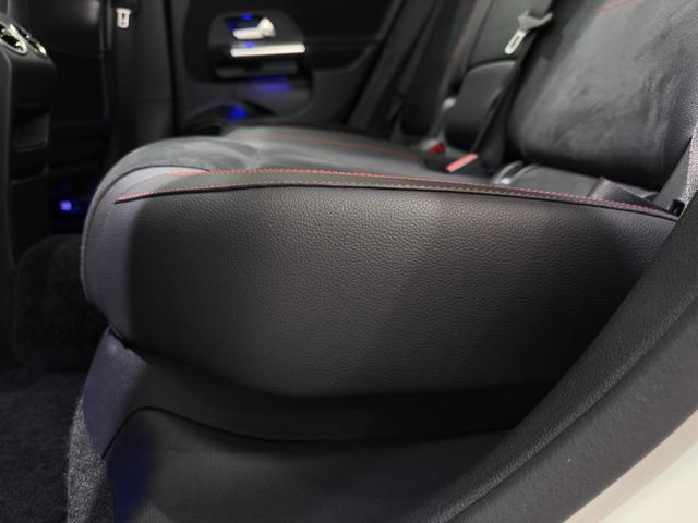 ＧＬＡクラス ＧＬＡ２００ｄ　４マチック　ＡＭＧライン　レーダーセーフティーＰ／パノラミックスライディングルーフ／半革／メモリー付きパワーシート／シートヒーター／ドラレコ／正規ディーラー認定中古車／二年保証（41枚目）