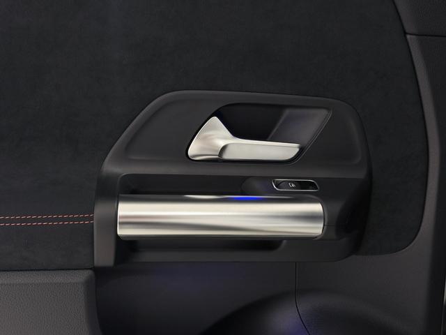 GLAクラス GLA200d 4マチック AMGライン 右ハンドル/ポーラーホワイト/レーダーセーフティーP/シートヒーター/ドラレコ/半革/メモリー付きパワーシート/正規ディーラー認定中古車/二年保証(37枚目)