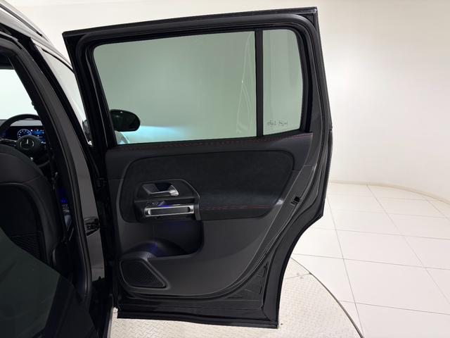 GLB GLB200d 4マチック AMGラインパッケージ 右ハンドル/コスモスブラック/パノラミックスライディングルーフ/メモリー付きパワーシート/シートヒーター/半革/正規ディーラー認定中古車/二年保証(9枚目)