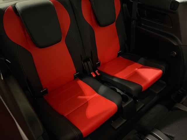 GLB GLB200d 4マチック AMGラインパッケージ 右ハンドル/コスモスブラック/赤半革/HUD/パノラミックスライディングルーフ/メモリー付きパワーシート/正規ディーラー認定中古車/二年保証(11枚目)