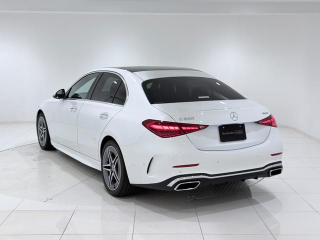 Cクラス C200 4マチックアバンギャルド AMGライン ワンオーナー/右ハンドル/オパリスホワイト/レザーエクスクルーシブP/パノラミックスライディングルーフ/HUD/シートヒーター/メモリー付きパワーシート/正規ディーラー認定中古車/二年保証(4枚目)