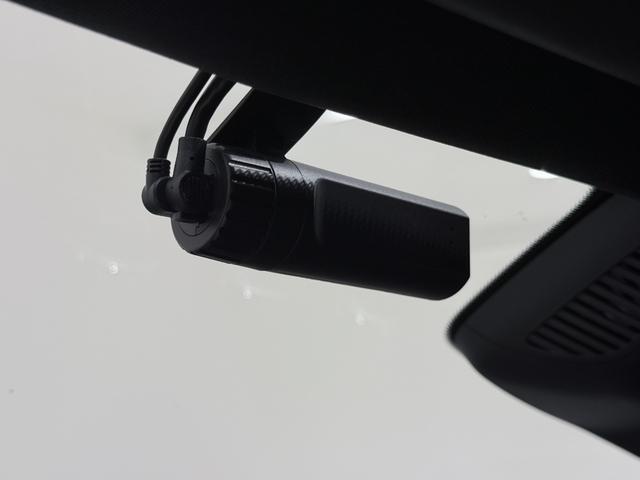Cクラス C200 4マチックアバンギャルド AMGライン ワンオーナー/右ハンドル/オパリスホワイト/レザーエクスクルーシブP/パノラミックスライディングルーフ/HUD/シートヒーター/メモリー付きパワーシート/正規ディーラー認定中古車/二年保証(9枚目)
