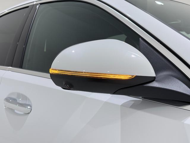 Cクラス C200 4マチックアバンギャルド AMGライン ワンオーナー/右ハンドル/オパリスホワイト/レザーエクスクルーシブP/パノラミックスライディングルーフ/HUD/シートヒーター/メモリー付きパワーシート/正規ディーラー認定中古車/二年保証(23枚目)