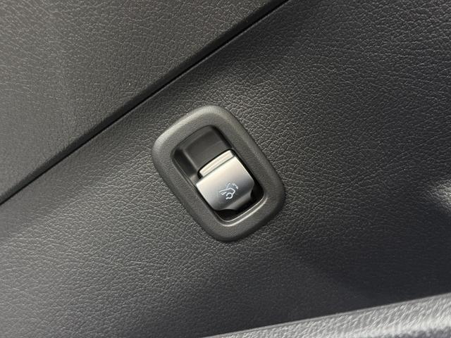 Cクラス C200 4マチックアバンギャルド AMGライン ワンオーナー/右ハンドル/オパリスホワイト/レザーエクスクルーシブP/パノラミックスライディングルーフ/HUD/シートヒーター/メモリー付きパワーシート/正規ディーラー認定中古車/二年保証(27枚目)