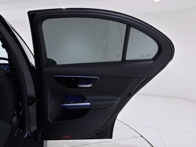 Cクラス C200 スポーツ 右ハンドル/オブシディアンブラック/シートヒーター/メモリー付きパワーシート/正規ディーラー認定中古車/二年保証(7枚目)