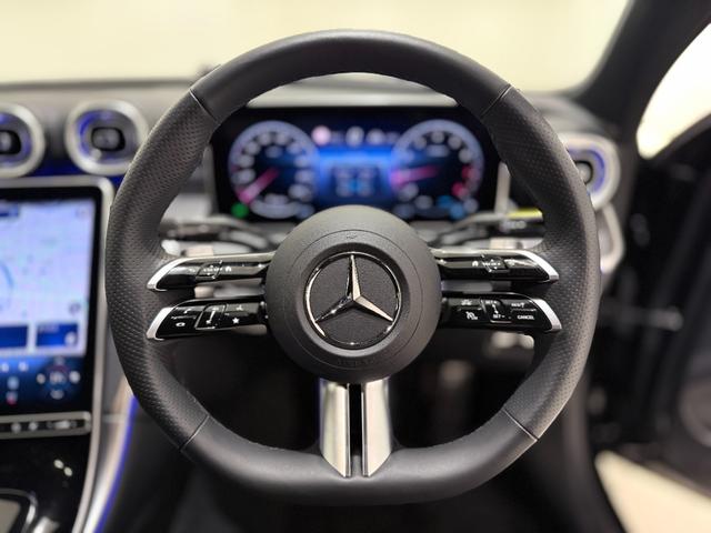 Cクラス C200 スポーツ 右ハンドル/オブシディアンブラック/シートヒーター/メモリー付きパワーシート/正規ディーラー認定中古車/二年保証(9枚目)