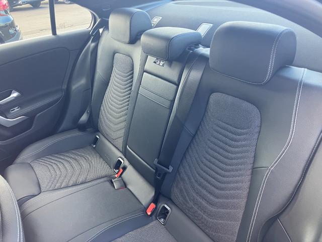 【最大１００項目の点検・整備】メルセデス独自の厳しいチェックを通過したクルマのみ「メルセデス・ベンツ認定中古車」と呼ばれます。