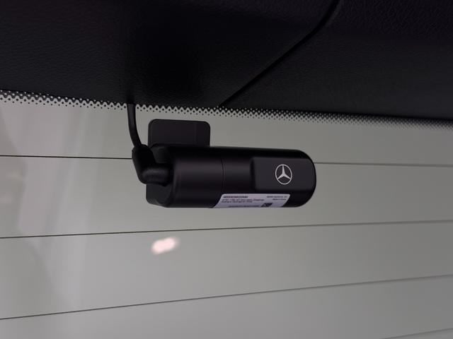 Ｇクラス Ｇ４００ｄ　ＡＭＧライン　ワンオーナー／右ハンドル／オパリスホワイト／レーダーセーフティーＰ／ラグジュアリーＰ／Ｂｕｒｍｅｓｔｅｒ／シートヒーター／ガラススライディングルーフ／正規ディーラー認定中古車／二年保証（11枚目）