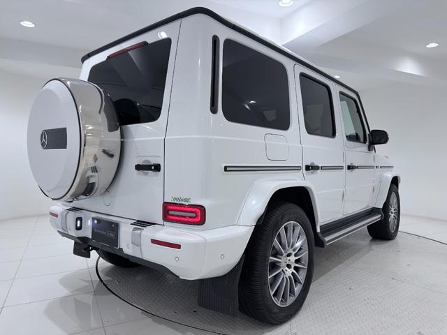 Ｇクラス Ｇ４００ｄ　ＡＭＧライン　ワンオーナー／右ハンドル／オパリスホワイト／レーダーセーフティーＰ／ラグジュアリーＰ／Ｂｕｒｍｅｓｔｅｒ／シートヒーター／ガラススライディングルーフ／正規ディーラー認定中古車／二年保証（17枚目）