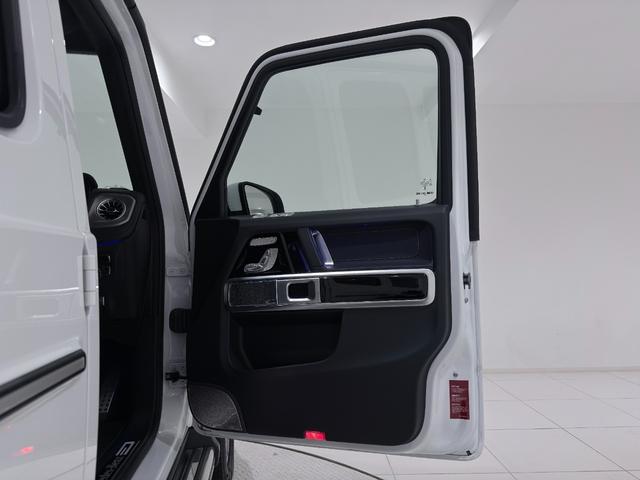 Ｇクラス Ｇ４００ｄ　ＡＭＧライン　ワンオーナー／右ハンドル／オパリスホワイト／レーダーセーフティーＰ／ラグジュアリーＰ／Ｂｕｒｍｅｓｔｅｒ／シートヒーター／ガラススライディングルーフ／正規ディーラー認定中古車／二年保証（24枚目）
