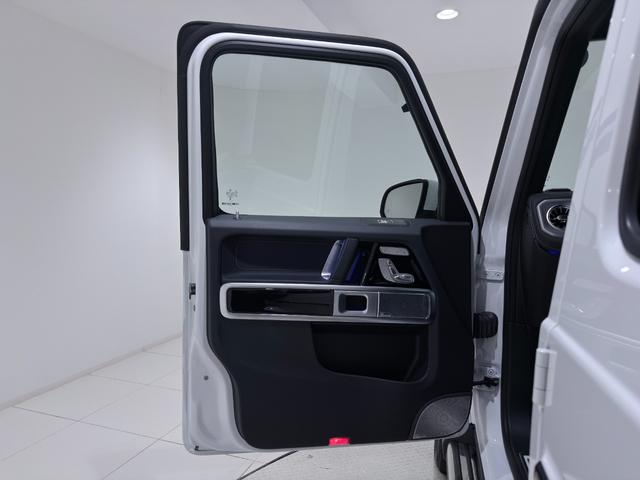 Ｇクラス Ｇ４００ｄ　ＡＭＧライン　ワンオーナー／右ハンドル／オパリスホワイト／レーダーセーフティーＰ／ラグジュアリーＰ／Ｂｕｒｍｅｓｔｅｒ／シートヒーター／ガラススライディングルーフ／正規ディーラー認定中古車／二年保証（29枚目）