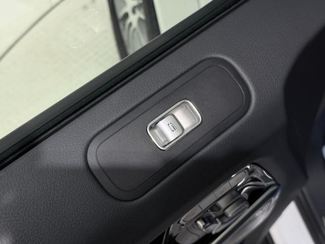 Ｇクラス Ｇ４００ｄ　ＡＭＧライン　ワンオーナー／右ハンドル／オパリスホワイト／レーダーセーフティーＰ／ラグジュアリーＰ／Ｂｕｒｍｅｓｔｅｒ／シートヒーター／ガラススライディングルーフ／正規ディーラー認定中古車／二年保証（31枚目）
