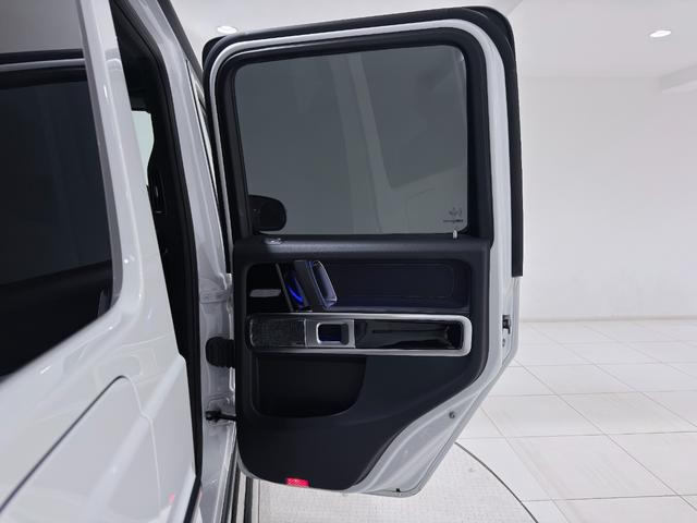 Ｇクラス Ｇ４００ｄ　ＡＭＧライン　ワンオーナー／右ハンドル／オパリスホワイト／レーダーセーフティーＰ／ラグジュアリーＰ／Ｂｕｒｍｅｓｔｅｒ／シートヒーター／ガラススライディングルーフ／正規ディーラー認定中古車／二年保証（34枚目）
