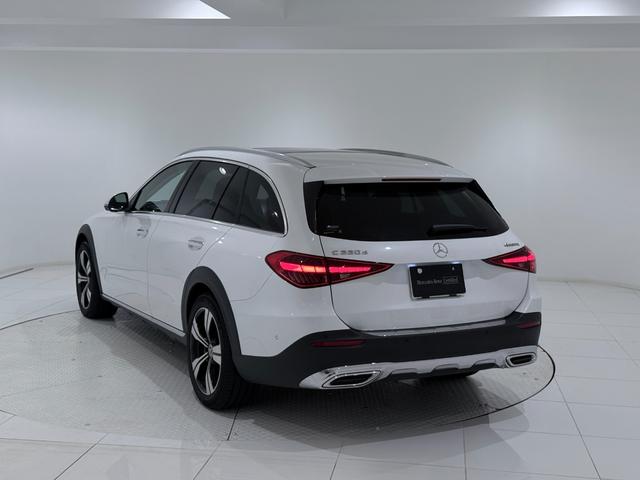 Cクラスオールテレイン C220d 4マチック オールテレイン ワンオーナー/右ハンドル/オパリスホワイト/レザーエクスクルーシブP/HUD/Burmester/パノラミックスライディングルーフ/ベンチレーション/正規ディーラー認定中古車/二年保証(4枚目)