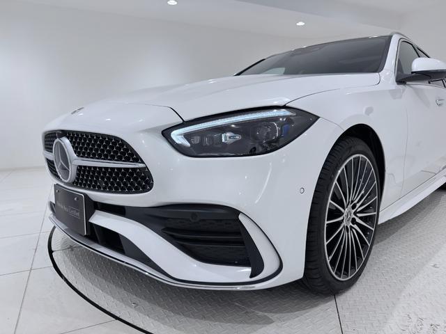 Cクラスステーションワゴン C220dステーションワゴンアバンギルドAMGライP ワンオーナー/右ハンドル/オパリスホワイト/ドライバーズP/HUD/Burmester/シートヒーター/ベンチレーション/正規ディーラー認定中古車/二年保証(12枚目)