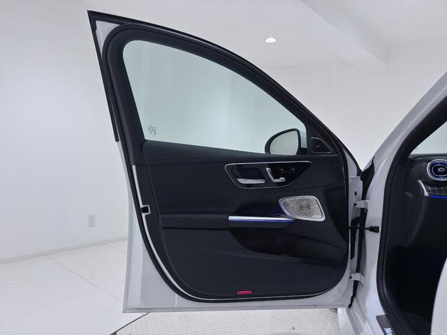 Cクラスステーションワゴン C220dステーションワゴンアバンギルドAMGライP ワンオーナー/右ハンドル/オパリスホワイト/ドライバーズP/HUD/Burmester/シートヒーター/ベンチレーション/正規ディーラー認定中古車/二年保証(29枚目)