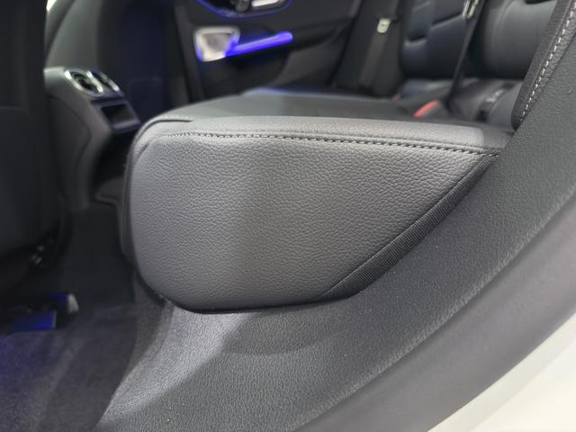 Cクラスステーションワゴン C220dステーションワゴンアバンギルドAMGライP ワンオーナー/右ハンドル/オパリスホワイト/ドライバーズP/HUD/Burmester/シートヒーター/ベンチレーション/正規ディーラー認定中古車/二年保証(43枚目)