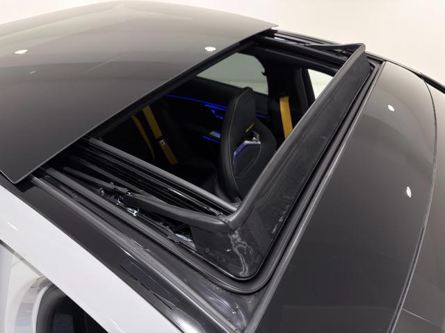 Ｅクラス Ｅ５３　ハイブリッド　４マチック＋　エディション１　ワンオーナー／全国１２０台限定車／右ハンドル／アルペングレー／パノラミックスライディングルーフ／シートヒーター／ベンチレーション／Ｂｕｒｍｅｓｔｅｒ／正規ディーラー認定中古車／二年保証（12枚目）