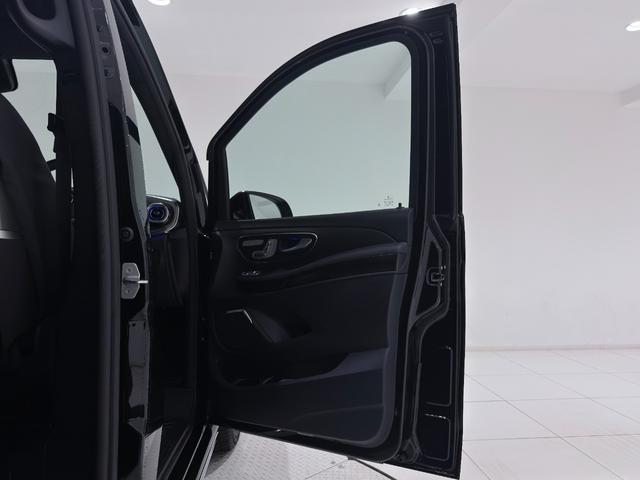 Ｖクラス Ｖ２２０ｄエクスクルーシブロングプラチナスイート　ワンオーナー／オブシディアンブラック／パノラミックスライディングルーフ／シートヒーター／ベンチレーション／Ｂｕｒｍｅｓｔｅｒ／正規ディーラー認定中古車／二年保証（12枚目）