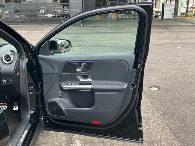 ＧＬＡクラス ＧＬＡ２００ｄ　４マチック　アーバンスターズ　ワンオーナー／右ハンドル／コスモブラック／アドバンスドＰ／ドライビングアシスタンスＰ／パノラミックスライディングルーフ／メモリー付きパワーシート／シートヒーター／正規ディーラー認定中古車／二年保証（4枚目）
