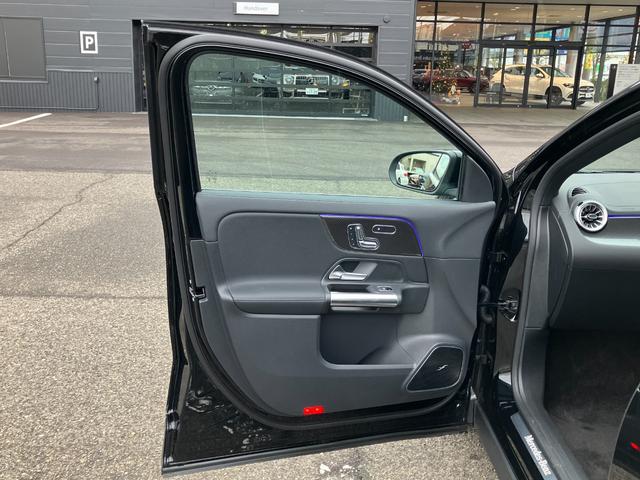 ＧＬＡクラス ＧＬＡ２００ｄ　４マチック　アーバンスターズ　ワンオーナー／右ハンドル／コスモブラック／アドバンスドＰ／ドライビングアシスタンスＰ／パノラミックスライディングルーフ／メモリー付きパワーシート／シートヒーター／正規ディーラー認定中古車／二年保証（11枚目）