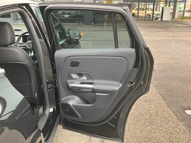 ＧＬＡクラス ＧＬＡ２００ｄ　４マチック　アーバンスターズ　ワンオーナー／右ハンドル／コスモブラック／アドバンスドＰ／ドライビングアシスタンスＰ／パノラミックスライディングルーフ／メモリー付きパワーシート／シートヒーター／正規ディーラー認定中古車／二年保証（14枚目）