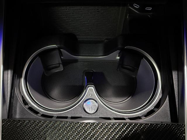 Ｇクラス Ｇ６３　ワンオーナー／右ハンドル／ナイトブラックマグノ（マット）／ガラススライディングルーフ／Ｂｕｒｍｅｓｔｅｒ／シートヒーター／ベンチレーション／リラクゼーション／正規ディーラー認定中古車／二年保証（10枚目）