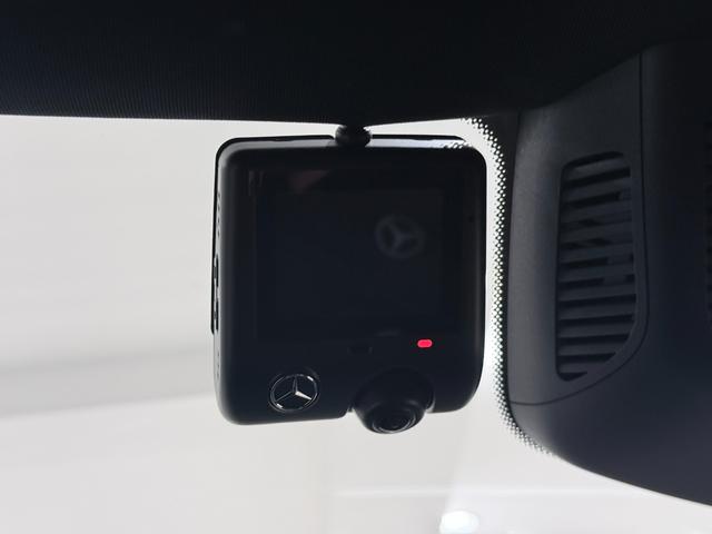 Ｃクラスステーションワゴン Ｃ２２０ｄ　ステーションワゴン　スポーツ　ワンオーナー／右ハンドル／オブシディアンブラック／シートヒーター／メモリー付きパワーシート／半革／正規ディーラー認定中古車／二年保証（6枚目）
