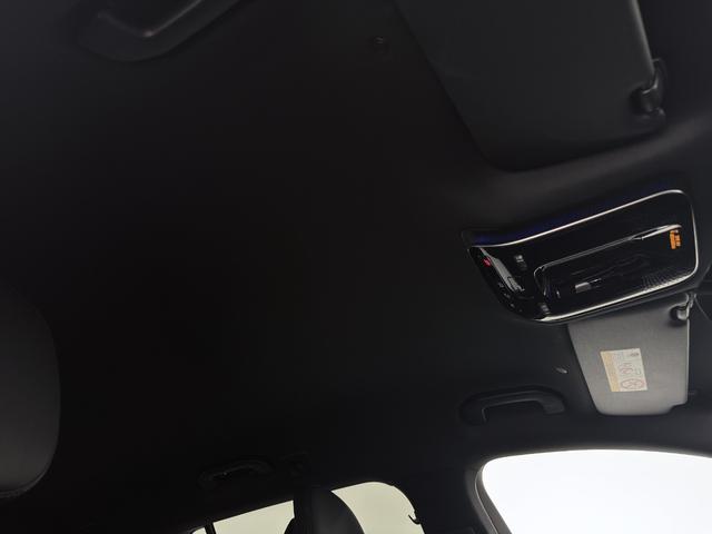 Ｃクラスステーションワゴン Ｃ２２０ｄ　ステーションワゴン　スポーツ　ワンオーナー／右ハンドル／オブシディアンブラック／シートヒーター／メモリー付きパワーシート／半革／正規ディーラー認定中古車／二年保証（8枚目）