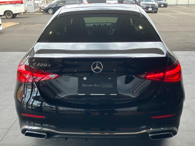 Ｃクラス Ｃ２２０ｄ　ラグジュアリー　ワンオーナー／右ハンドル／オブシディアンブラック／ドライバーズＰ／パノラミックスライディングルーフ／シートヒーター／ベンチレーション／Ｂｕｒｍｅｓｔｅｒ／正規ディーラー認定中古車／二年保証（4枚目）