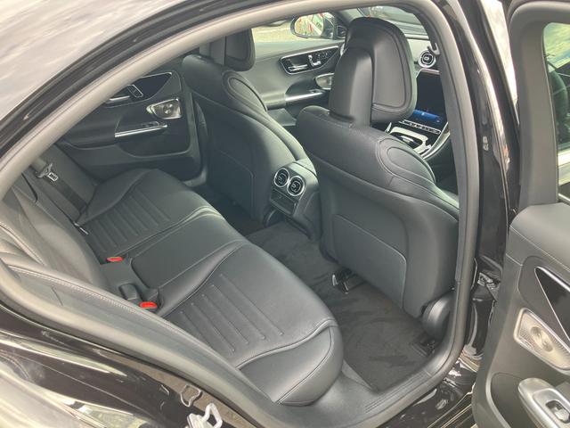 Ｃクラス Ｃ２２０ｄ　ラグジュアリー　ワンオーナー／右ハンドル／オブシディアンブラック／ドライバーズＰ／パノラミックスライディングルーフ／シートヒーター／ベンチレーション／Ｂｕｒｍｅｓｔｅｒ／正規ディーラー認定中古車／二年保証（17枚目）