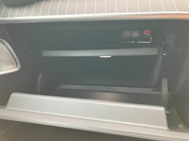 Ｃクラス Ｃ２２０ｄ　ラグジュアリー　ワンオーナー／右ハンドル／オブシディアンブラック／ドライバーズＰ／パノラミックスライディングルーフ／シートヒーター／ベンチレーション／Ｂｕｒｍｅｓｔｅｒ／正規ディーラー認定中古車／二年保証（36枚目）