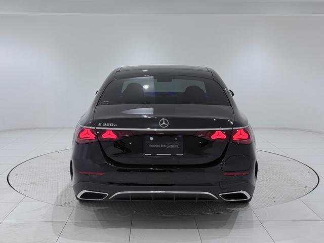 Ｅクラス Ｅ３５０ｅ　スポーツエディションスタードライバーズＰ　ワンオーナー／右ハンドル／デジタルＰ／レザーエクスクルーシブＰ／アドバンスドＰ／ドライバーズＰ／パノラミックスライディングルーフ／正規ディーラー認定中古車／二年保証（4枚目）
