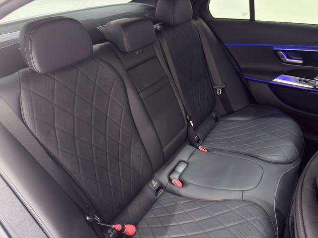Ｅクラス Ｅ３５０ｅ　スポーツエディションスタードライバーズＰ　ワンオーナー／右ハンドル／デジタルＰ／レザーエクスクルーシブＰ／アドバンスドＰ／ドライバーズＰ／パノラミックスライディングルーフ／正規ディーラー認定中古車／二年保証（15枚目）