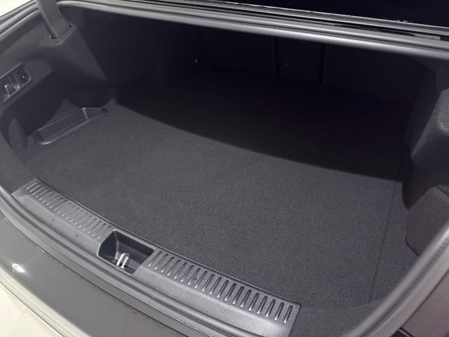Ｅクラス Ｅ３５０ｅ　スポーツエディションスタードライバーズＰ　ワンオーナー／右ハンドル／デジタルＰ／レザーエクスクルーシブＰ／アドバンスドＰ／ドライバーズＰ／パノラミックスライディングルーフ／正規ディーラー認定中古車／二年保証（22枚目）