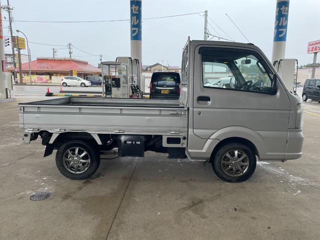 ＮＴ１００クリッパートラック ＤＸ　４ＷＤ　車検整備付き　５速マニュアル　Ａ／Ｃコンプレッサ、コンデンサーリビルド交換済み　３方開荷台（2枚目）