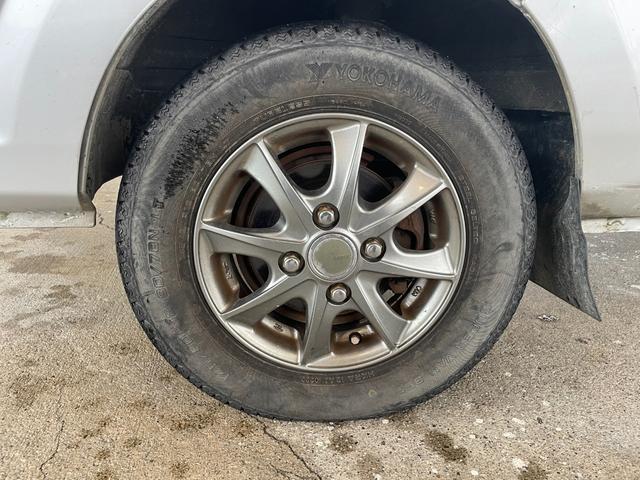 ＮＴ１００クリッパートラック ＤＸ　４ＷＤ　車検整備付き　５速マニュアル　Ａ／Ｃコンプレッサ、コンデンサーリビルド交換済み　３方開荷台（33枚目）