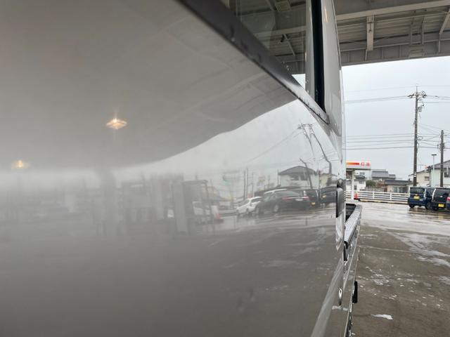 ＮＴ１００クリッパートラック ＤＸ　４ＷＤ　車検整備付き　５速マニュアル　Ａ／Ｃコンプレッサ、コンデンサーリビルド交換済み　３方開荷台（39枚目）