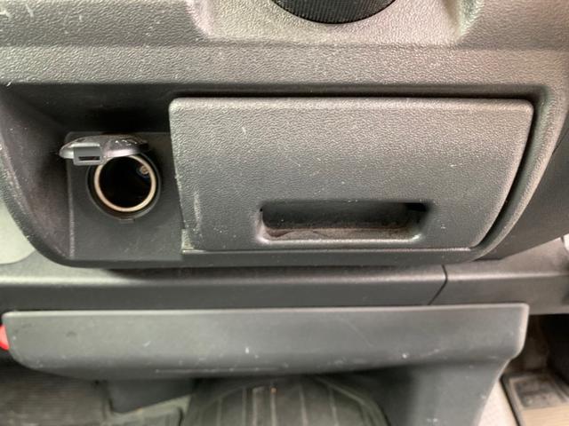 ハイエースバン ロングDX GLパッケージ 4WD ディーゼルターボ 禁煙車 タイミングベルト交換済み メモリーナビ ETC キーレスエントリー 両側スライドドア 電動格納ミラー(24枚目)