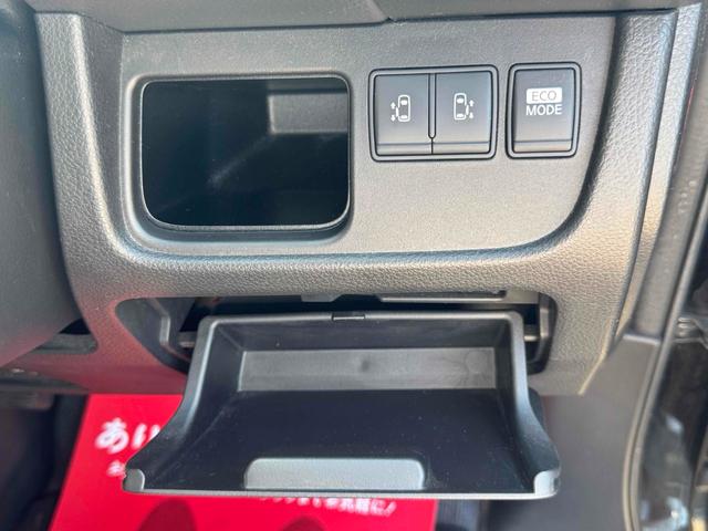 セレナ ハイウェイスター　Ｓ－ハイブリッド　ＥＴＣ　バックカメラ　ナビ　ＴＶ　オートクルーズコントロール　両側電動スライドドア　オートライト　スマートキー　アイドリングストップ　電動格納ミラー　後席モニター　３列シート　ウォークスルー　ＣＶＴ（27枚目）