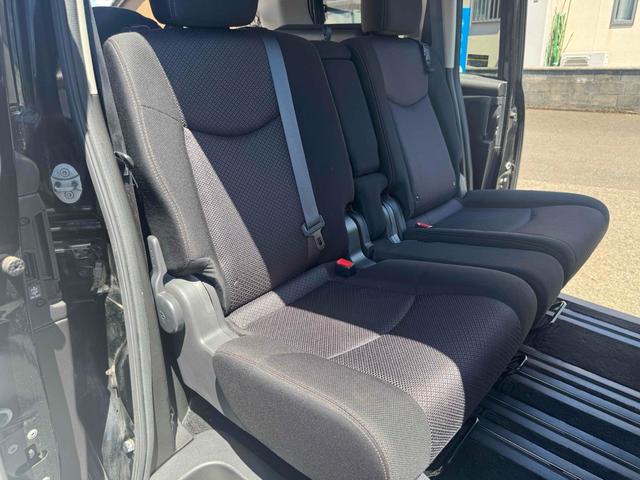 セレナ ハイウェイスター　Ｓ－ハイブリッド　ＥＴＣ　バックカメラ　ナビ　ＴＶ　オートクルーズコントロール　両側電動スライドドア　オートライト　スマートキー　アイドリングストップ　電動格納ミラー　後席モニター　３列シート　ウォークスルー　ＣＶＴ（40枚目）