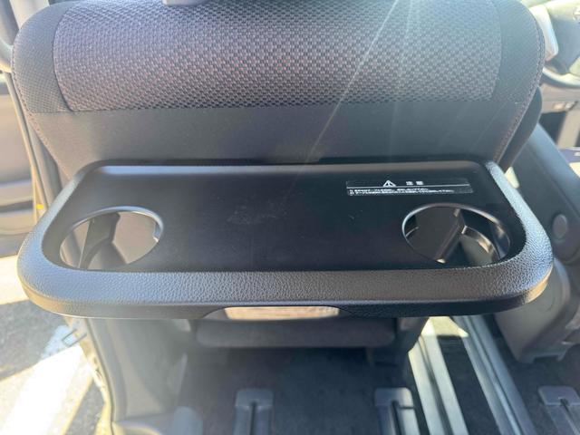 セレナ ハイウェイスター　Ｓ－ハイブリッド　ＥＴＣ　バックカメラ　ナビ　ＴＶ　オートクルーズコントロール　両側電動スライドドア　オートライト　スマートキー　アイドリングストップ　電動格納ミラー　後席モニター　３列シート　ウォークスルー　ＣＶＴ（48枚目）