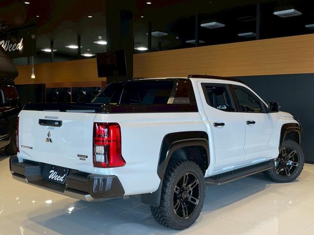 トライトン GSR 新車コンプリートモデル 30mmフロントアップ/KANONE20インチAW/ジオランダーMTタイヤ275/55/20/サイド出しマフラー/マルチアラウンドモニターベッドライナー/ナビゲーション/ETC(25枚目)