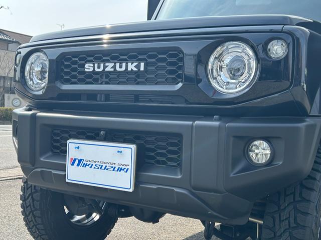 ジムニー 　ＢＫスタイル仕様　３インチリフトアップ　ＴＯＹＯオフロードタイヤ　アストロＤＣ１６インチＡＷ　ＬＥＤウインカー＆テール　アルパインＡＬＰＩＮＥディスプレイオーディオ　バックカメラ　ＥＴＣ　ミラーリング（6枚目）