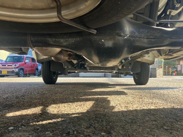 ハイゼットトラック スタンダード　オートマ　エアコン　パワステ　純正ＣＤオーディオ　三方開　積載量３５０ｋｇ　ヘッドライトレベライザー（11枚目）