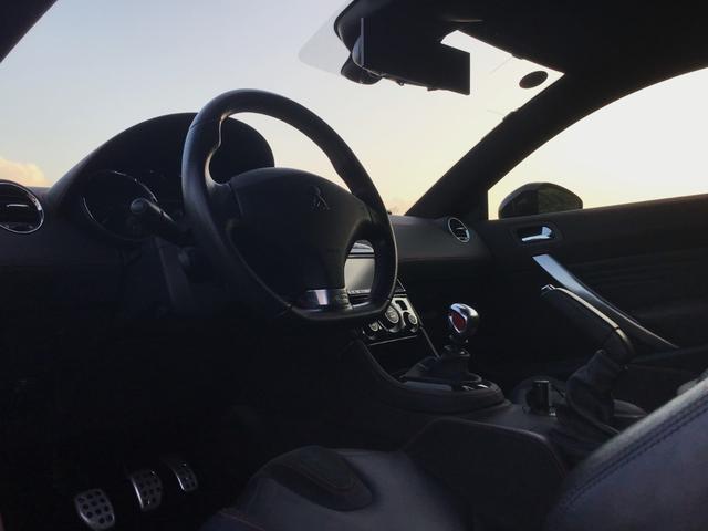 ＲＣＺ Ｒ　法人１オーナー（女性）　ルーフラッピング（カーボン）＆ガラスコーティング＆雨滴除去施工後未使用　天張り張替え後未使用　１５０台限定車　ガレージ保管　ディーラー下取り車（11枚目）